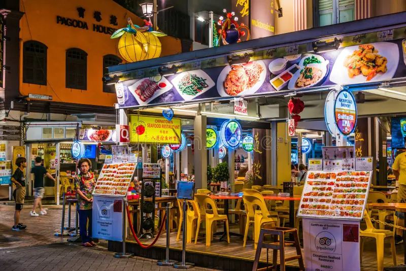 🛍️ Shopping, Souvenirs, and Street Life